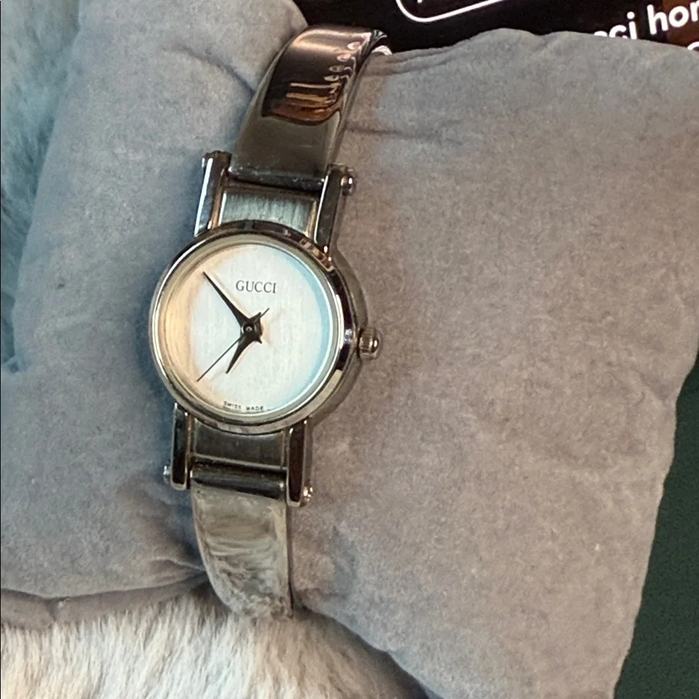 Gucci Women's Silver Vintage Watch